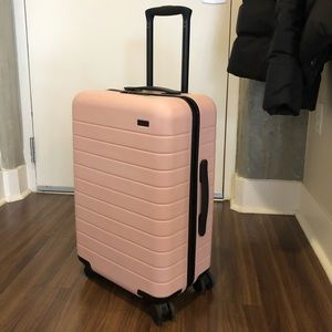 AWAY - The Bigger Carry On Suitcase - Pink